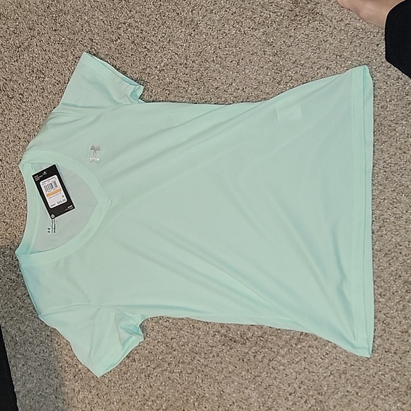 Under Armour Tops - Under Armor size small NWT
